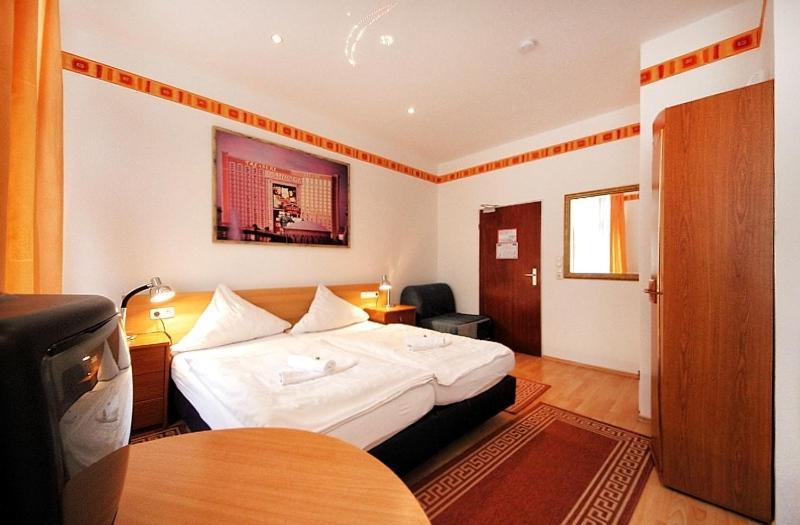 City Hotel Storch Koln Ruang foto